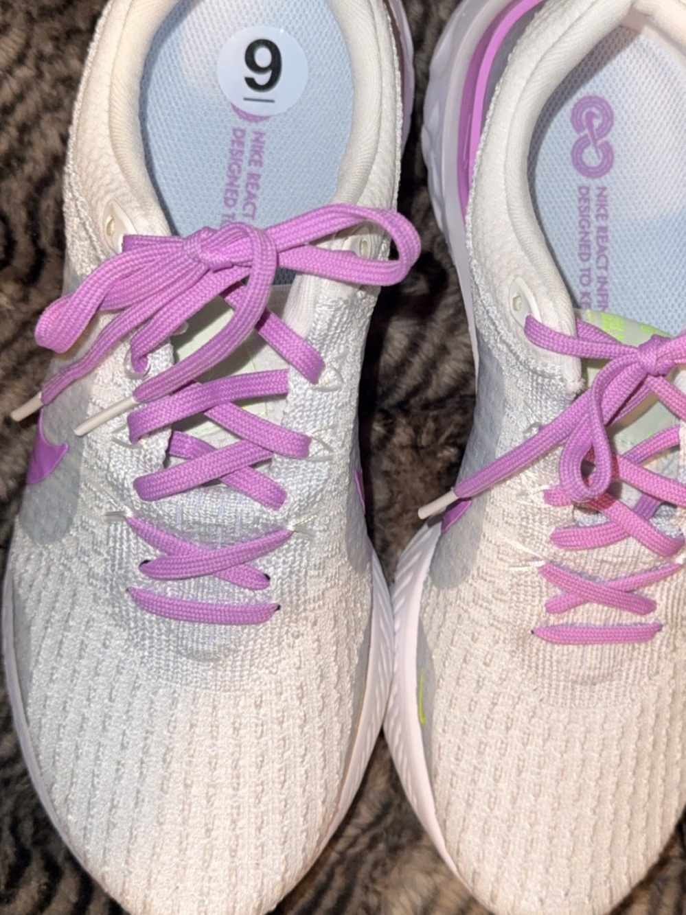 Nike Women's White and Lavender Lilac Running Sneakers 8.5 9 BRAND NEW - Picture 3 of 5